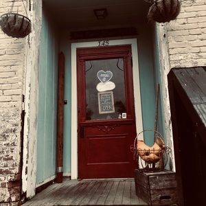 Meet your Posher, Maura